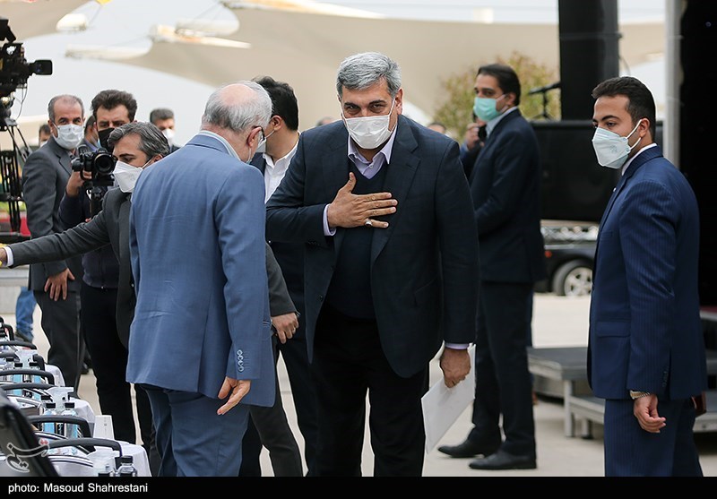 ورود پبروز حناچی شهردار تهران به جشن ملی پرچم