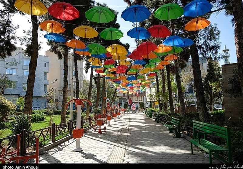 Iranians Mark Nature Day at Home Under COVID Restrictions