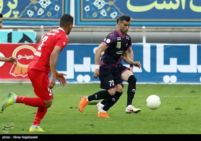  لیگ برتر فوتبال|‌ تساوی پدیده و پرسپولیس در ۴۵ دقیقه نخست با دو گل به‌خودی 