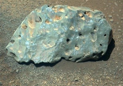  کشف یک سنگ عجیب در سطح مریخ توسط بالگرد ناسا + تصاویر 