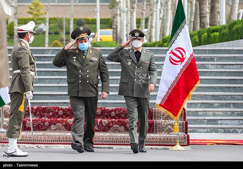 دیدار وزرای دفاع ایران و تاجیکستان