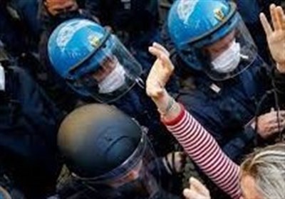  درگیری در اعتراضات علیه محدودیت‌های کرونایی مقابل پارلمان ایتالیا 