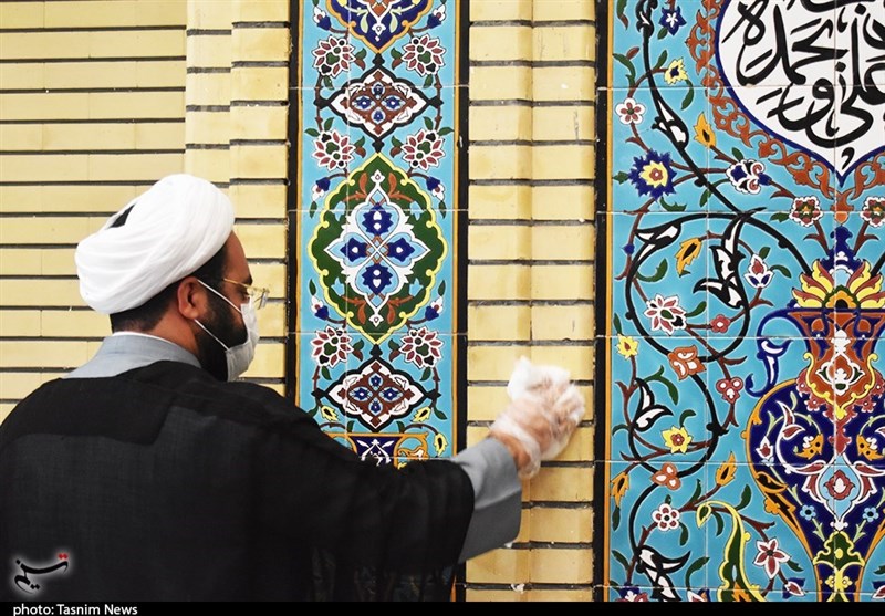 غبارروبی و عطرافشانی مساجد شهرکرد به روایت تصویر