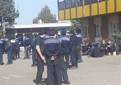 سریال بلاتکلیفی کارگران "ایران ترانسفو" ادامه دارد/ چه مشکلاتی سبب اعتصاب کارگران شد؟