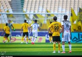 جام حذفی فوتبال| تساوی خوشه‌طلایی و سپاهان در نیمه اول