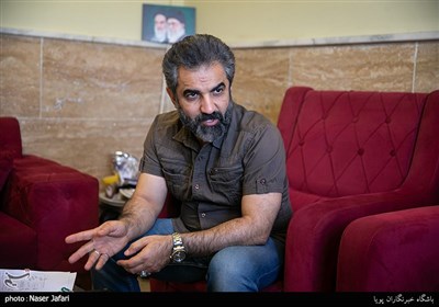 مسلم آقاجانزاده تهیه کننده در پشت صحنه مجموعه تلویزیونی کلبه عمو پورنگ