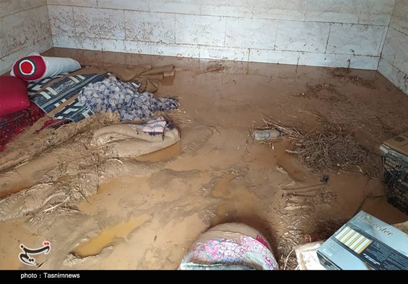 تخلیه آب از 90 منزل مسکونی در استان فارس توسط هلال احمر انجام شد