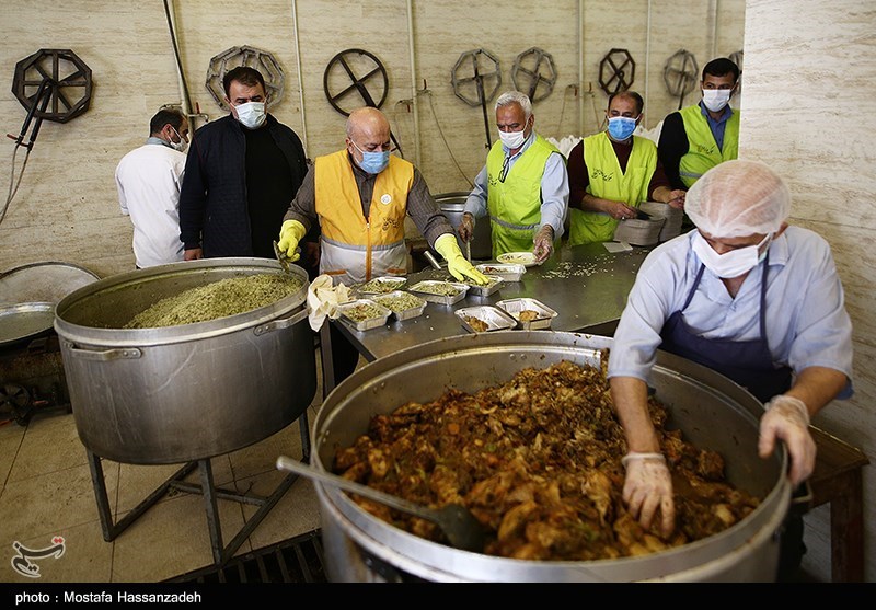 توزیع نزدیک به 4 هزار بسته معیشتی و غذای گرم ویژه ماه مبارک رمضان در استان مرکزی