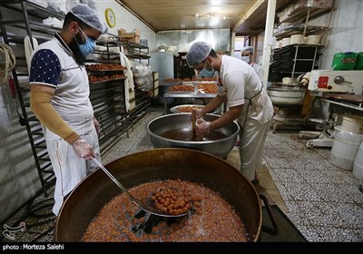 کارگاه پخت زولبیا بامیه در اصفهان