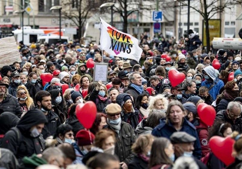 برگزاری اعتراضات ضد محدودیت‌های کرونایی در شهرهای آلمان