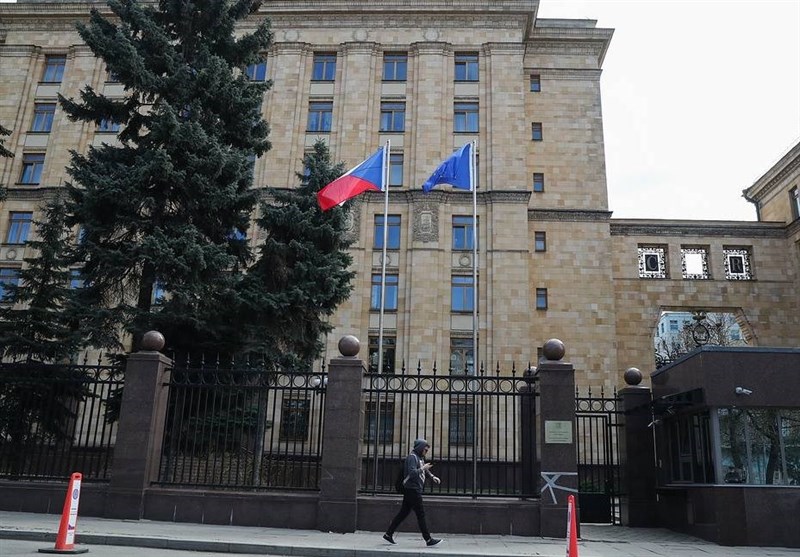 Five Diplomats to Stay at Czech Embassy in Moscow