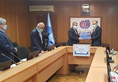 انعقاد تفاهمنامه ارتقای مهارت کارجویان بین سازمان فنیوحرفهای و استانداری قزوین / نابینایان آفیس میآموزند