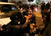 Israeli Police Clash with Palestinian Worshippers in Al-Quds (+Video)