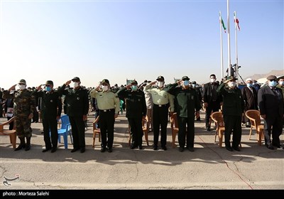 این مراسم با حضور جمعی از فرماندهان عالی رتبه نیروهای مسلح ، مسئولان استانی و مردم شهید پرور و قدرشناس اصفهان برگزار شد