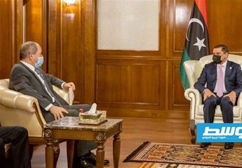 توافق لیبی و الجزایر برای مقابله با تهدیدات امنیتی/ ممنوعیت سفر نظامیان رده بالای لیبی به خارج