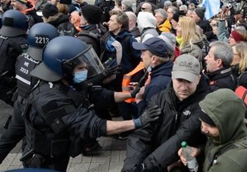کرونا در آلمان|ازموافقت پارلمان با طرح «ترمز اضطراری» تا درگیری پلیس و معترضان