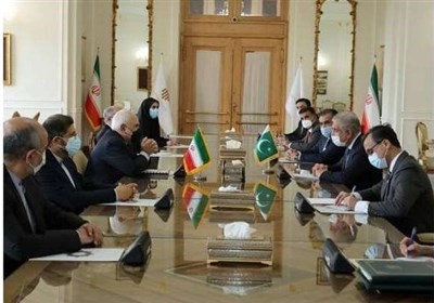 ظریف خواستار تقویت همکاریهای کنسولی میان ایران و پاکستان شد