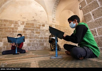 Muslims Observe Ramadhan in Palestine