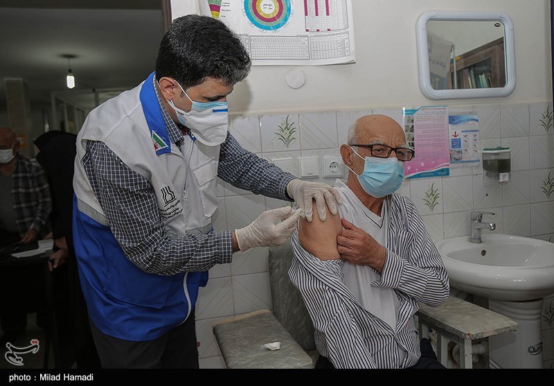 واکسیناسیون افراد بالای 80 سال امروز در زنجان آغاز شد