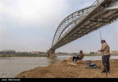 ماهی گیری در رودخانه کارون - اهواز