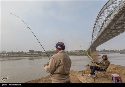 ماهی گیری در رودخانه کارون - اهواز