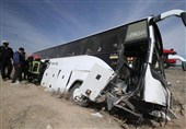 تصادف زنجیره‌ای در اتوبان کرج - قزوین/ برخورد اتوبوس با کامیون 12 مجروح برجای گذاشت