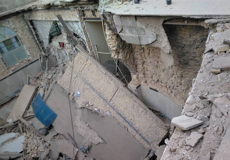 2 مصدوم بر اثر ریزش آوار در ساختمان در حال تخریب + تصاویر