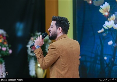 محمدحسین حقیقی خواننده در برنامه «سلام تهران» کاری از شبکه پنج سیما