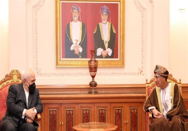 تأکید ظریف و معاون سلطان عمان بر اهمیت روابط دو کشور