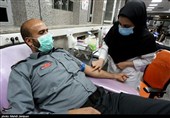 نذر خون آتش‌نشانان اصفهانی در ماه مبارک رمضان + فیلم