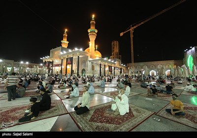 Iraqis Mark First Night of Destiny in Holy Cities