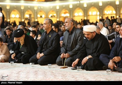 Iraqis Mark First Night of Destiny in Holy Cities