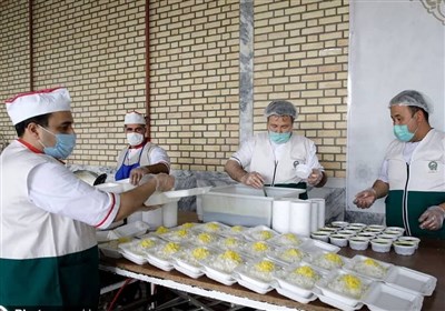 طبخ و توزیع 220 هزار غذای عیدانه متبرک رضوی در مشهد مقدس و استان خوزستان توسط آستان قدس + فیلم