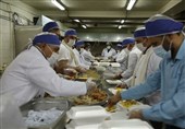 طبخ و توزیع بیش از 14 هزار وعده غذای گرم بین نیازمندان تهران