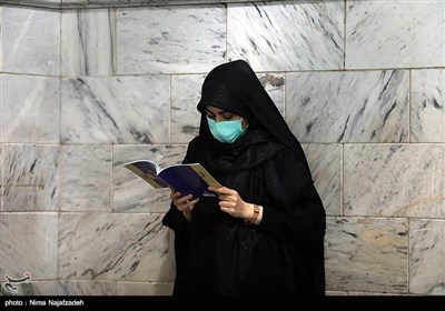 Worshippers Hold Vigil at Imam Reza Shrine in Mashhad, Respecting Social Distancing