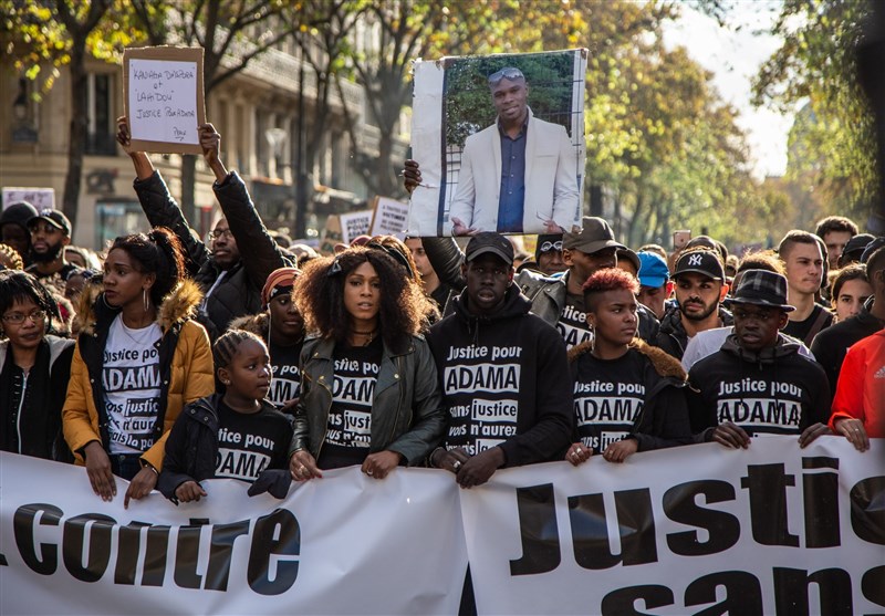 Hundreds Rally in Paris in Support of Anti-Police Brutality Activist (+Video)