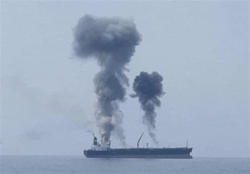 اسپوتنیک خبر داد: انفجار در یک نفتکش در بندر «بانیاس» سوریه