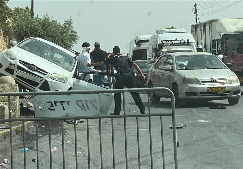 Israeli Driver Rams Palestinian Protester amid ongoing Clashes in Al-Quds (+Video)