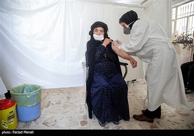 تزریق واکسن کرونا به جاماندگان بالای 80 سال در کرمانشاه