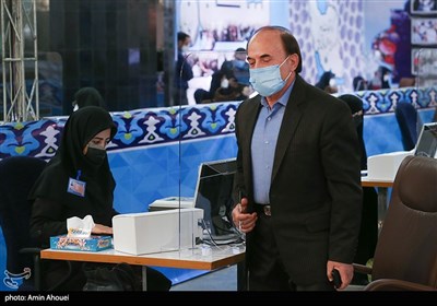 محمدحسن نامی وزیر ارتباطات دولت دهم در اولین روز ثبت نام انتخابات ریاست جمهوری