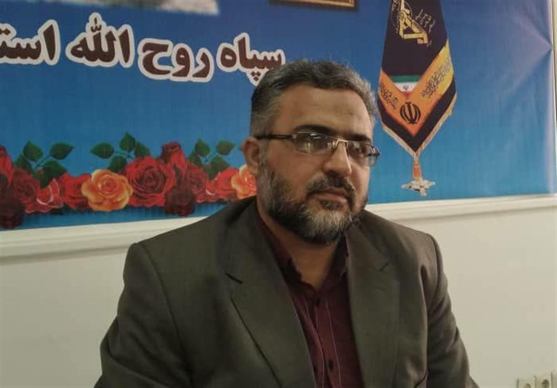 12 گروه جهادی بسیج مداحان در استان مرکزی به کادر درمان کمک می‌کنند