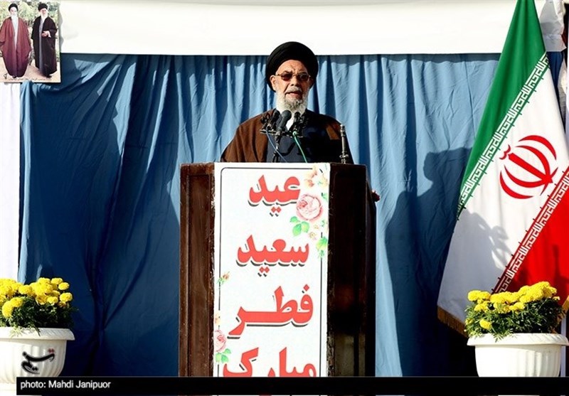 امام جمعه اصفهان: اگر مردم در انتخابات شرکت نکنند شرایط بدتر می‌شود / کشور از بی‌تدبیری‌ها رنج می‌برد