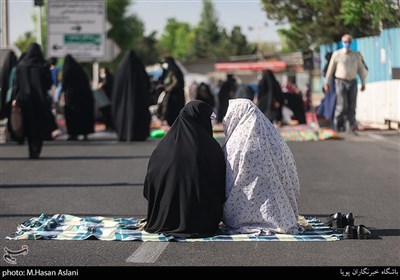 نماز عید سعید فطر در میدان بهرود واقع در غرب تهران