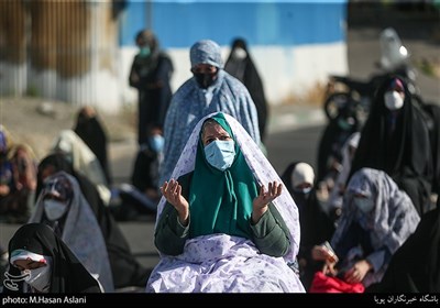 نماز عید سعید فطر در میدان بهرود واقع در غرب تهران