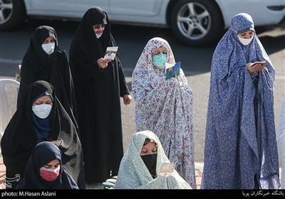 نماز عید سعید فطر در میدان بهرود واقع در غرب تهران