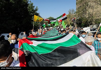 راهپیمایی نمازگزاران تهرانی در حمایت از مردم فلسطین