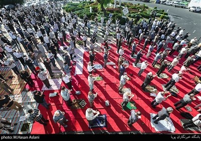  نماز عید سعید فطر در میدان بهرود واقع در غرب تهران 