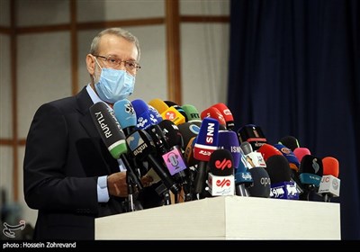 حضور علی لاریجانی در ستاد انتخابات کشور