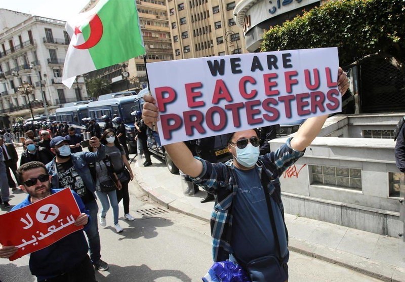Algerian Police Block Pro-Democracy Demonstration, Detain Journalists