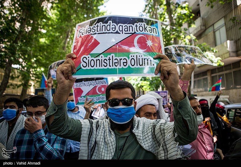 تجمع طلاب جمهوری آذربایجان در مقابل سفارت فلسطین